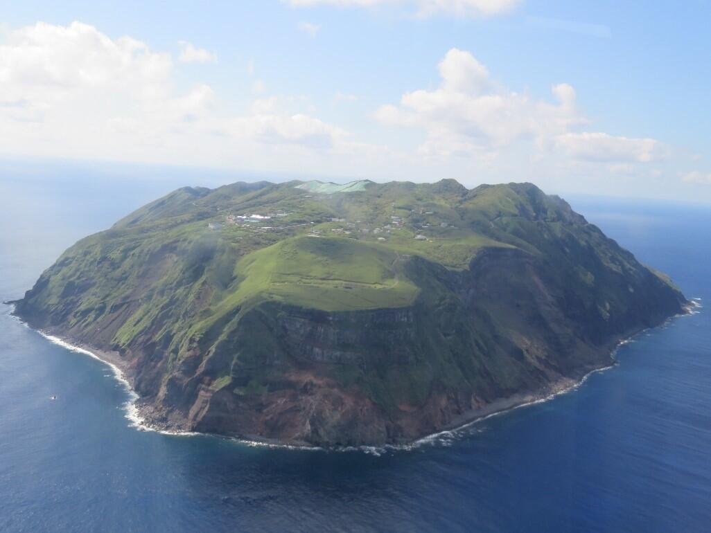 Rebuilding initiatives on the theme of creating relationships with core fans who value and enjoy the unique aspects of Aogashima